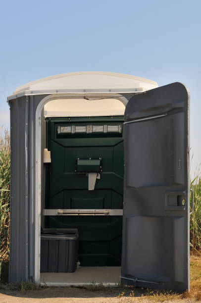 Best Porta potty rental near me  in Quincy, MI